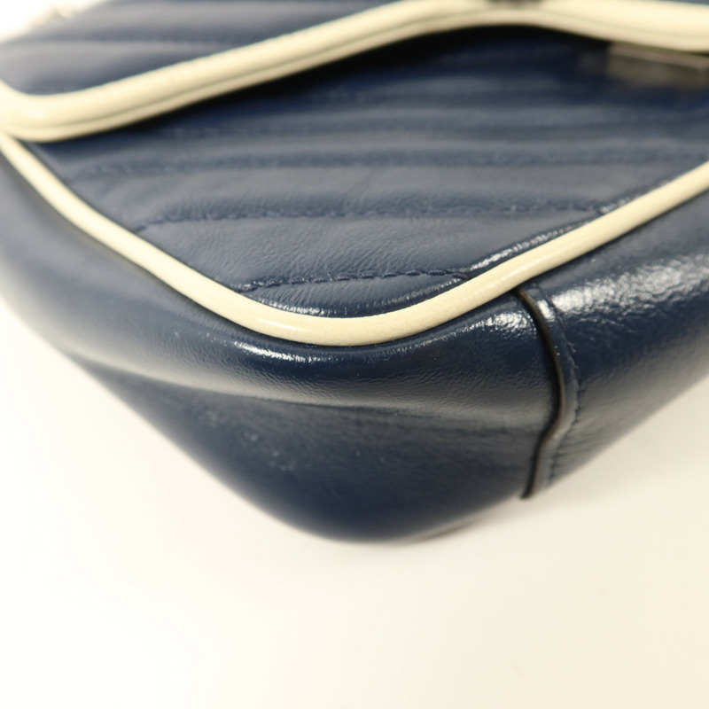 GUCCI 牛皮皮革GG Marmont Medium銀扣鏈帶肩背袋-13