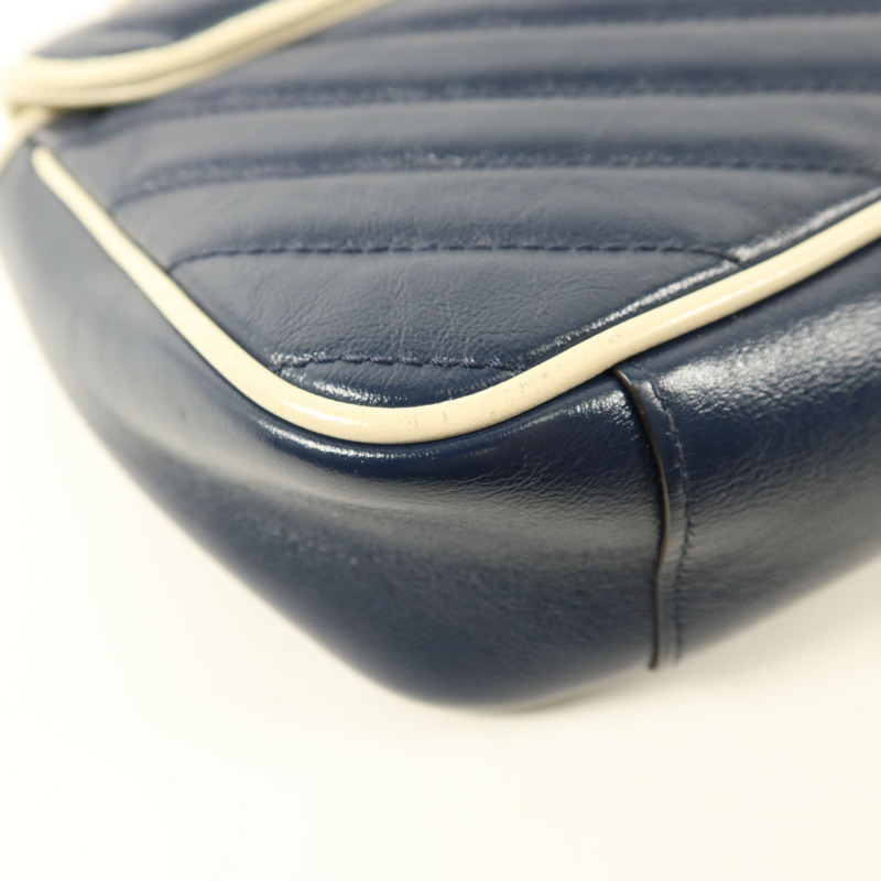 GUCCI 牛皮皮革GG Marmont Medium銀扣鏈帶肩背袋-15