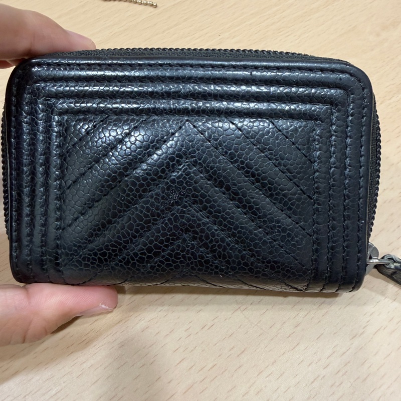 CHANEL 經典菱格紋BOY牛皮銀扣雙C拉鍊短夾皮夾零錢包-2