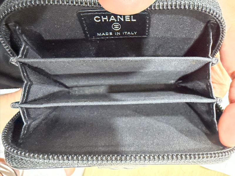 CHANEL 經典菱格紋BOY牛皮銀扣雙C拉鍊短夾皮夾零錢包-13