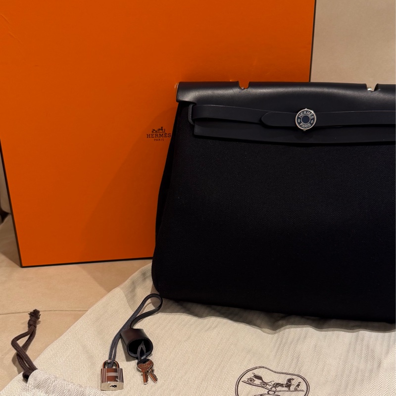 Hermes herbag 31 黑帆布深藍-0