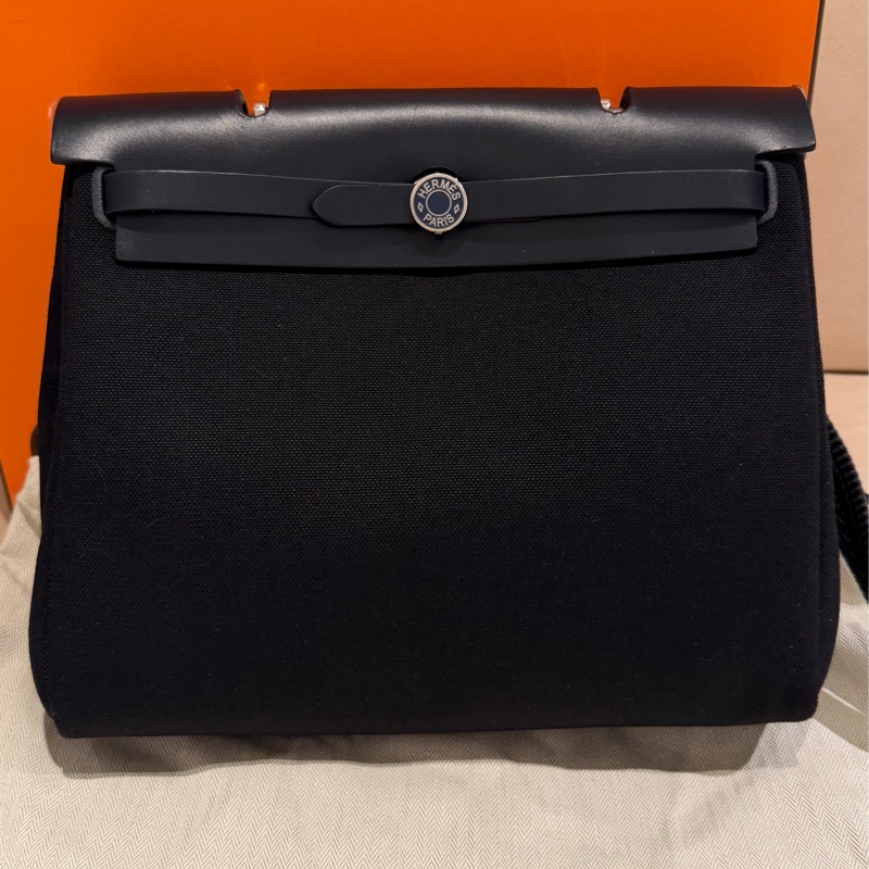 Hermes herbag 31 黑帆布深藍-1
