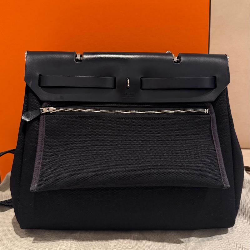 Hermes herbag 31 黑帆布深藍-2