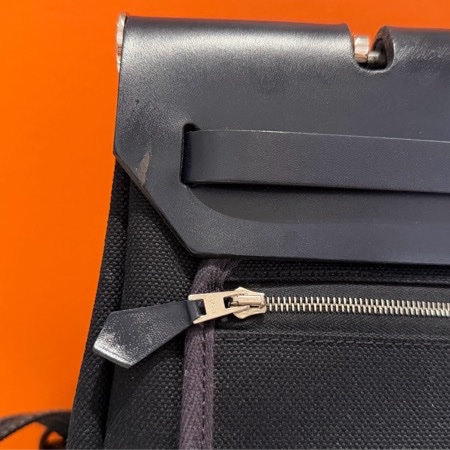 Hermes herbag 31 黑帆布深藍-16