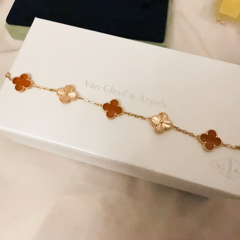 VCA梵克雅寶|Vintage Alhambra紅玉髓+鐳射五花手鍊-1