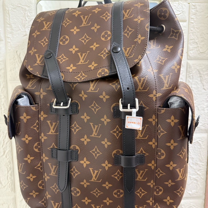 LV CHRISTOPHER BACKPACK-1
