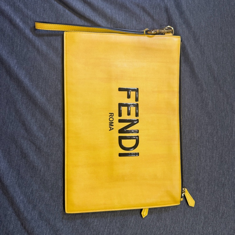 🔥 FENDI Roma 黃色手拿包 / 手拿袋-0