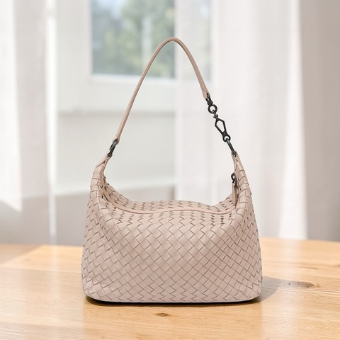 莉亞精品♡BV 小編織手提飯盒包 淡粉 二手