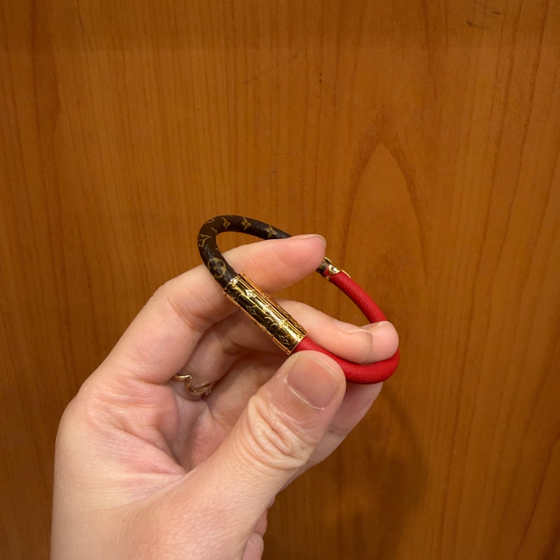 LV 原花拼紅牛皮Daily Confidential手環M8277F-0