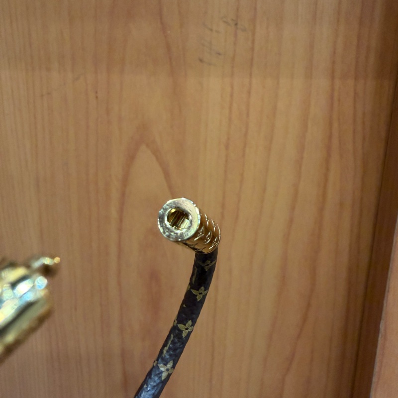 LV 原花拼紅牛皮Daily Confidential手環M8277F-9