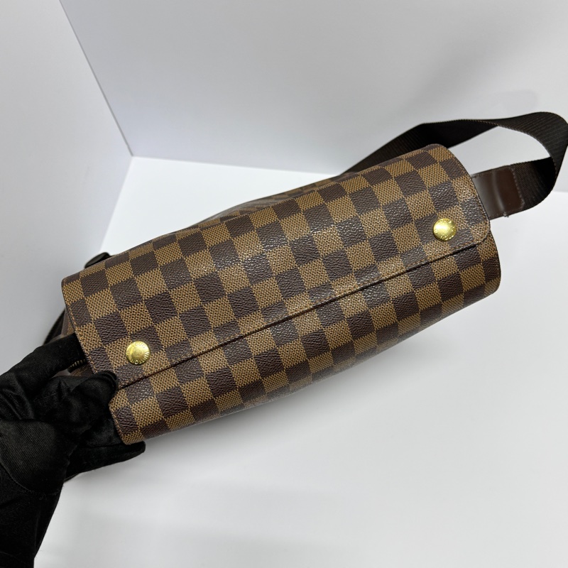 【極新🎁】 LV Damier 經典棋盤格 多夾層斜背包 （專櫃10.3萬）-12