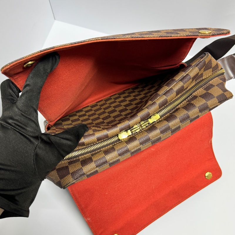 【極新🎁】 LV Damier 經典棋盤格 多夾層斜背包 （專櫃10.3萬）-14