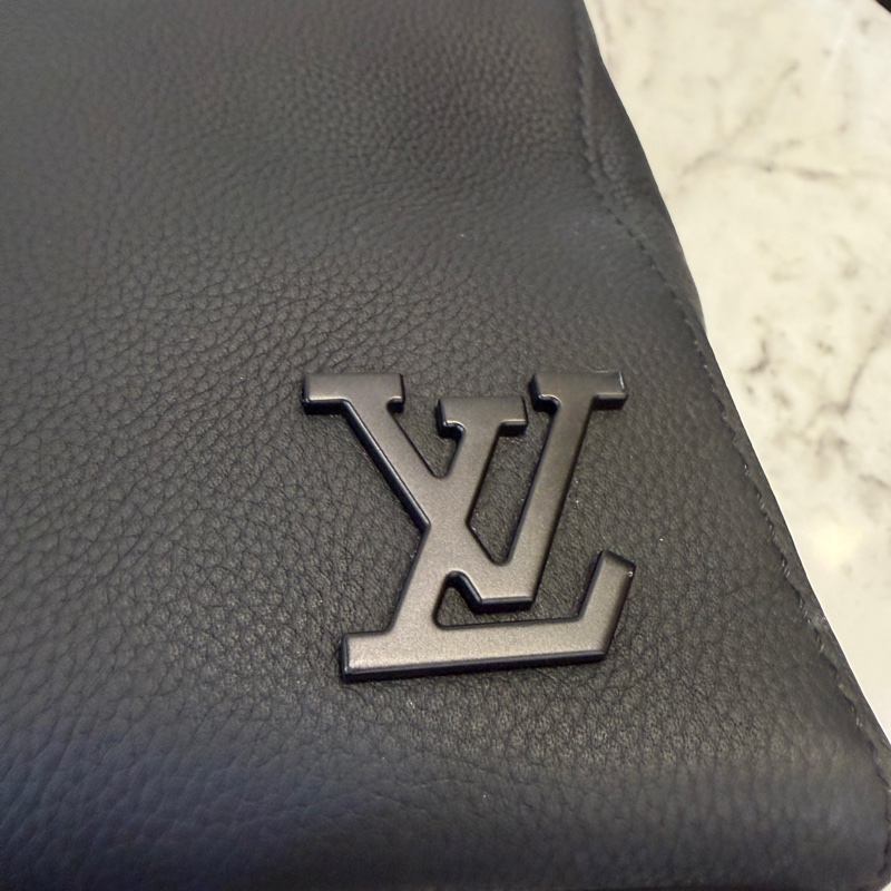 LV 黑牛皮黑釦Flap手提後背包M21367-10