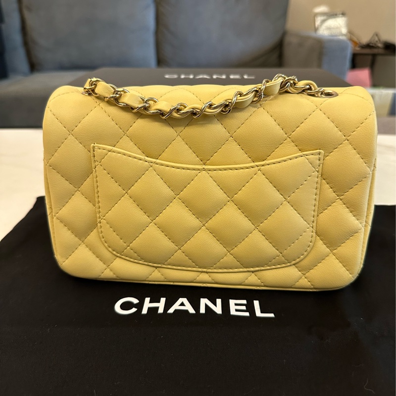 Chanel mini coco黃方胖晶片款-1