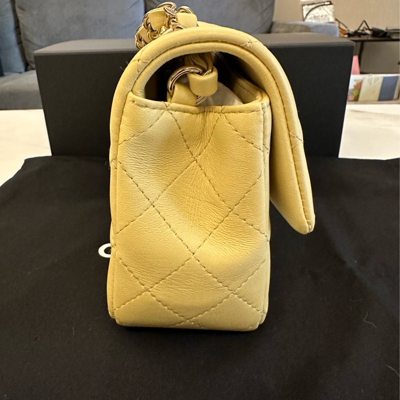 Chanel mini coco黃方胖晶片款-2