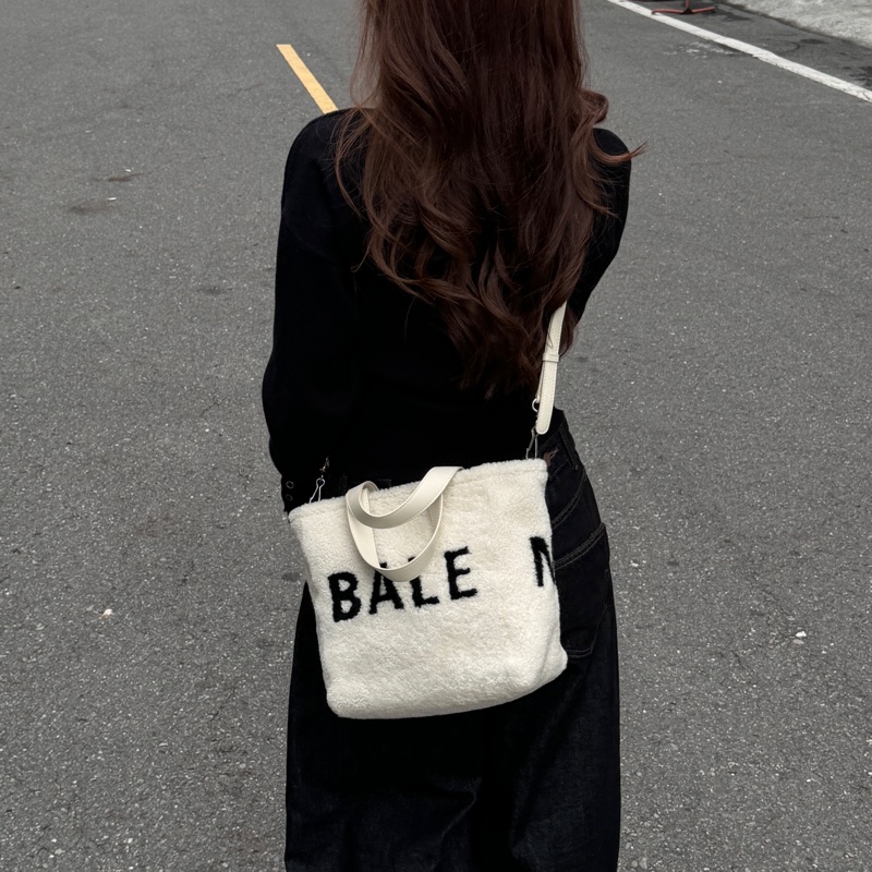 【全新品🎁】 Balenciaga 巴黎世家 毛毛限定款 斜背包（專櫃97,600）-3