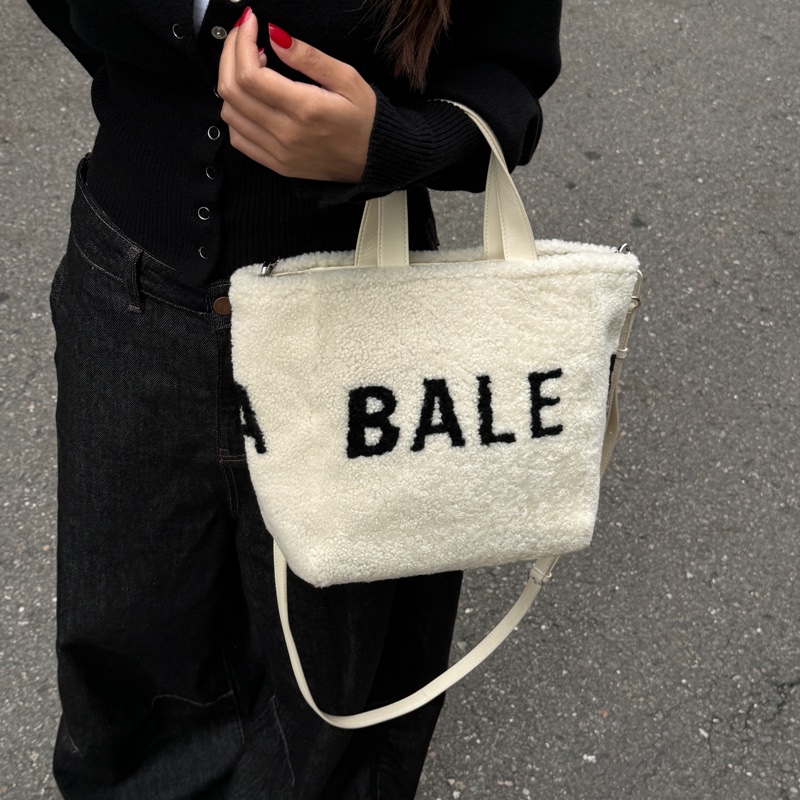 【全新品🎁】 Balenciaga 巴黎世家 毛毛限定款 斜背包（專櫃97,600）-5