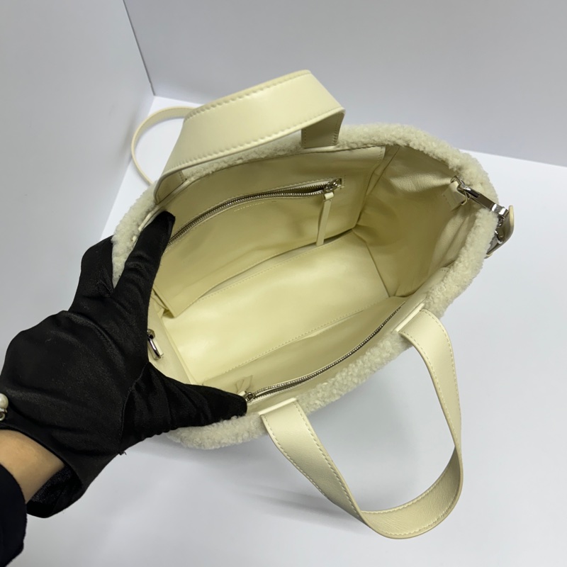 【全新品🎁】 Balenciaga 巴黎世家 毛毛限定款 斜背包（專櫃97,600）-14