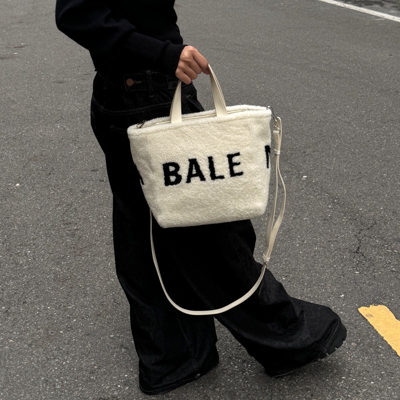 【全新品🎁】 Balenciaga 巴黎世家 毛毛限定款 斜背包（專櫃97,600）-24
