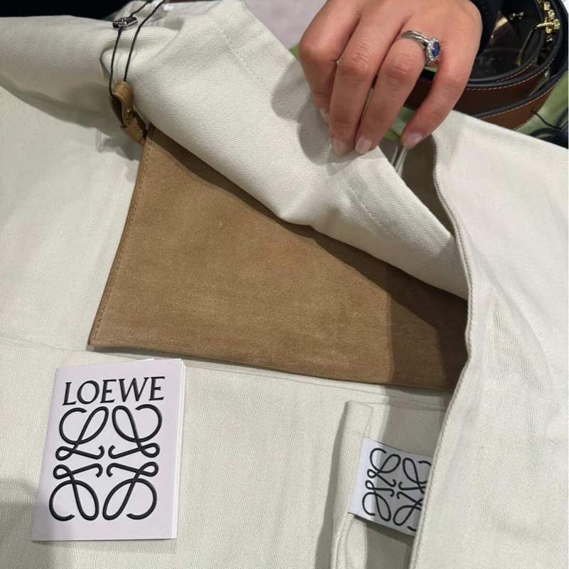LOEWE 的 Puzzle Fold Tote 系列-2