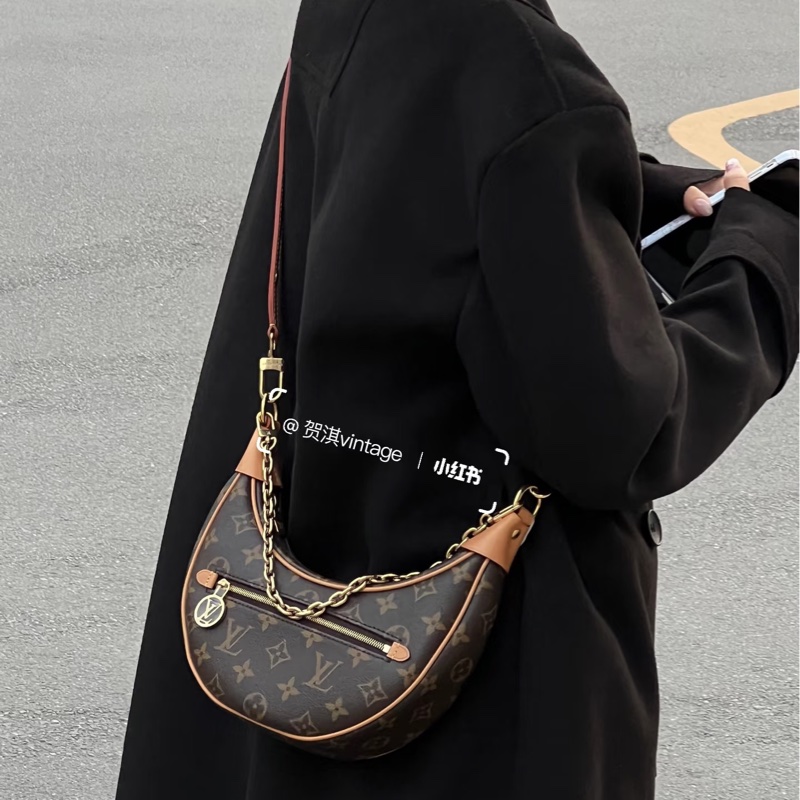 Louis Vuitton LV Loop 月亮包 Monogram 老花鏈條腋下包 棕色 M81098-1