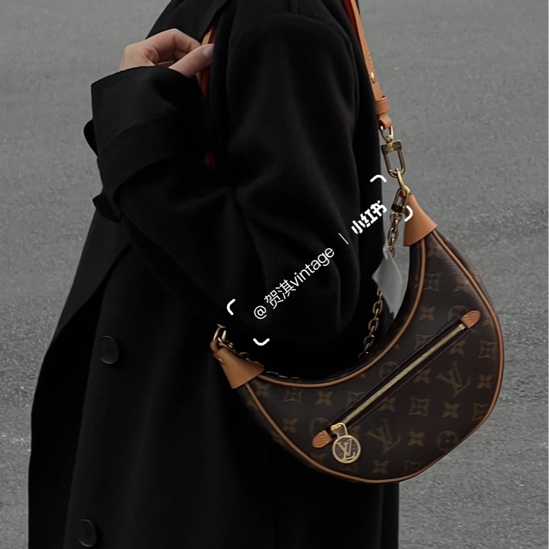 Louis Vuitton LV Loop 月亮包 Monogram 老花鏈條腋下包 棕色 M81098-2