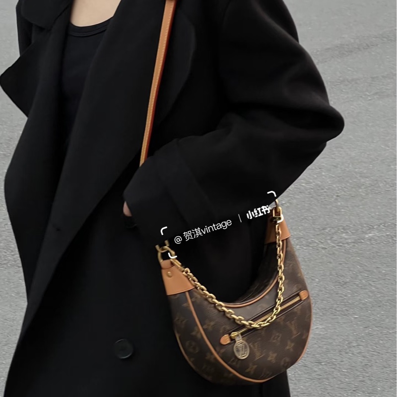 Louis Vuitton LV Loop 月亮包 Monogram 老花鏈條腋下包 棕色 M81098-3
