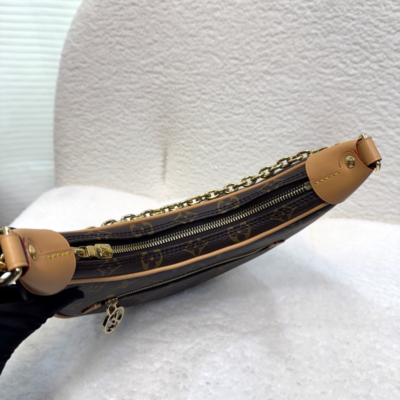 Louis Vuitton LV Loop 月亮包 Monogram 老花鏈條腋下包 棕色 M81098-11