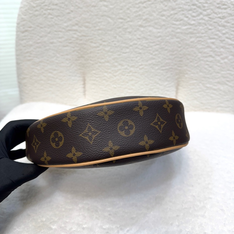 Louis Vuitton LV Loop 月亮包 Monogram 老花鏈條腋下包 棕色 M81098-12