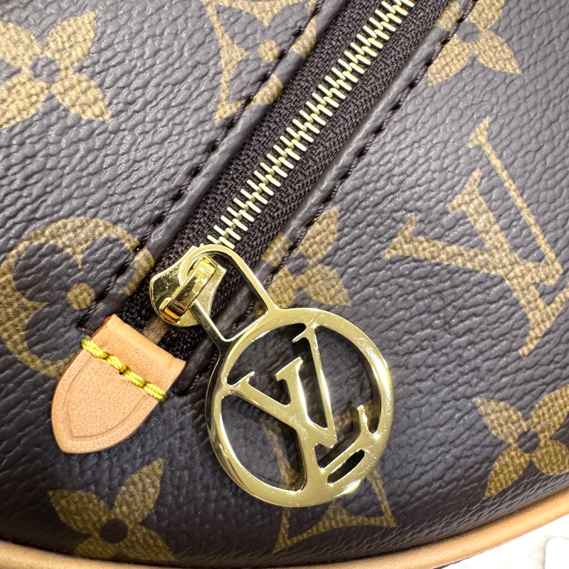 Louis Vuitton LV Loop 月亮包 Monogram 老花鏈條腋下包 棕色 M81098-19