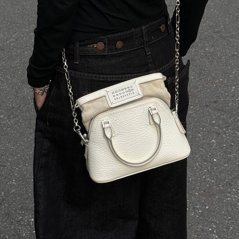 【極新🎁 明星同款】 MaisonMargiela 馬吉拉 5AC 經典純白色 斜背包（專櫃78,000）