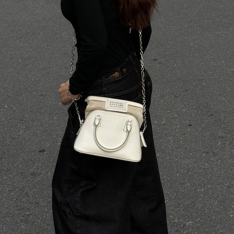【極新🎁 明星同款】 MaisonMargiela 馬吉拉 5AC 經典純白色 斜背包(專櫃78,000)-5