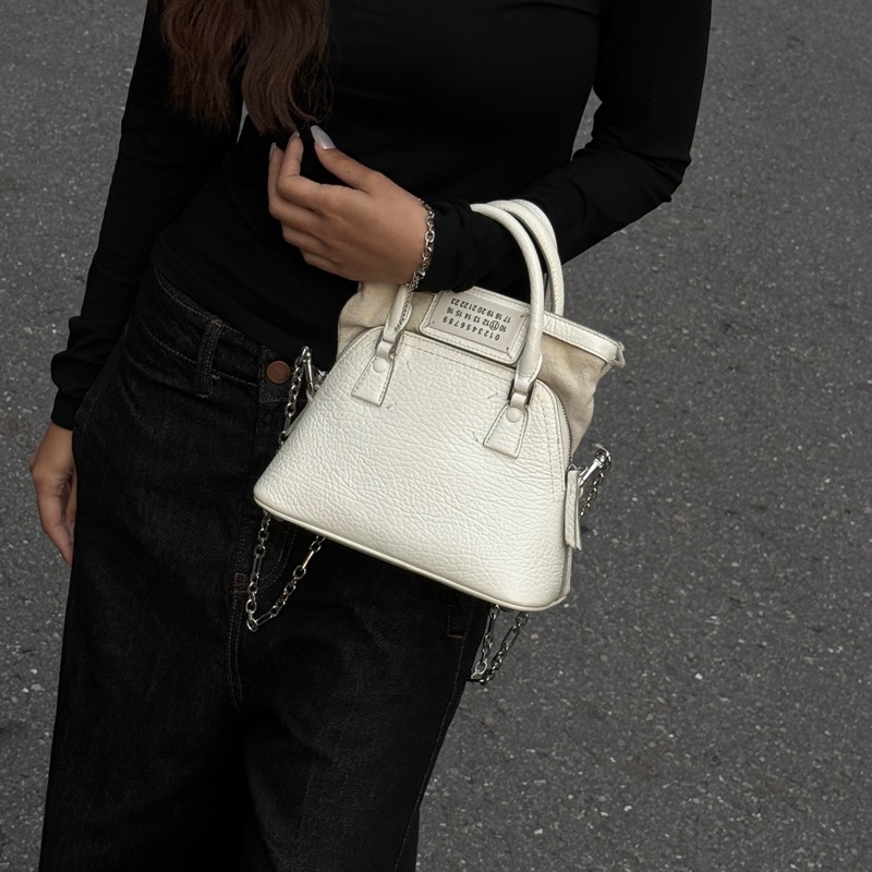 【極新🎁 明星同款】 MaisonMargiela 馬吉拉 5AC 經典純白色 斜背包(專櫃78,000)-9