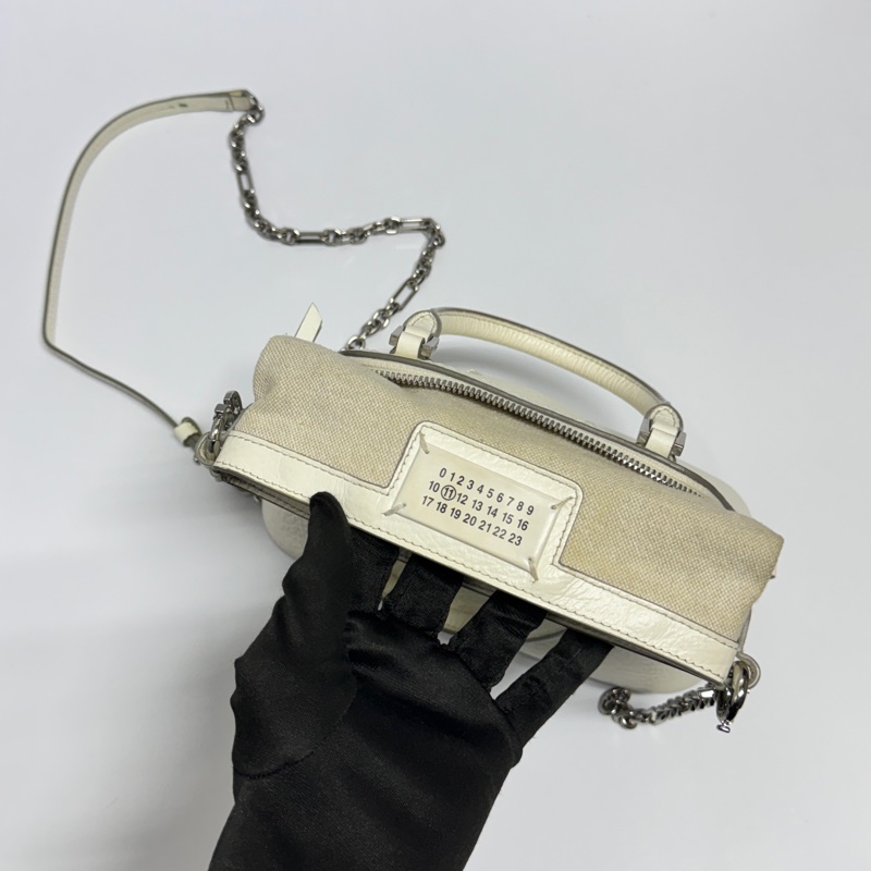 【極新🎁 明星同款】 MaisonMargiela 馬吉拉 5AC 經典純白色 斜背包(專櫃78,000)-17