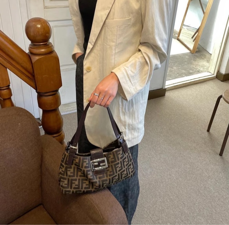 Vintage Fendi Baguette 經典老花法棍包 芬迪-2
