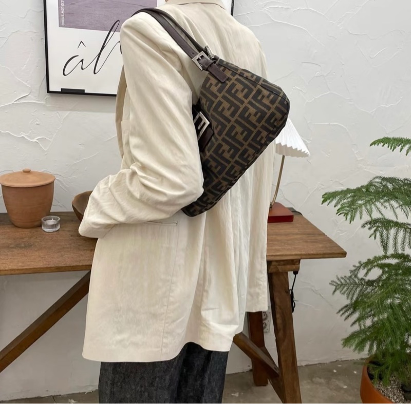 Vintage Fendi Baguette 經典老花法棍包 芬迪-3