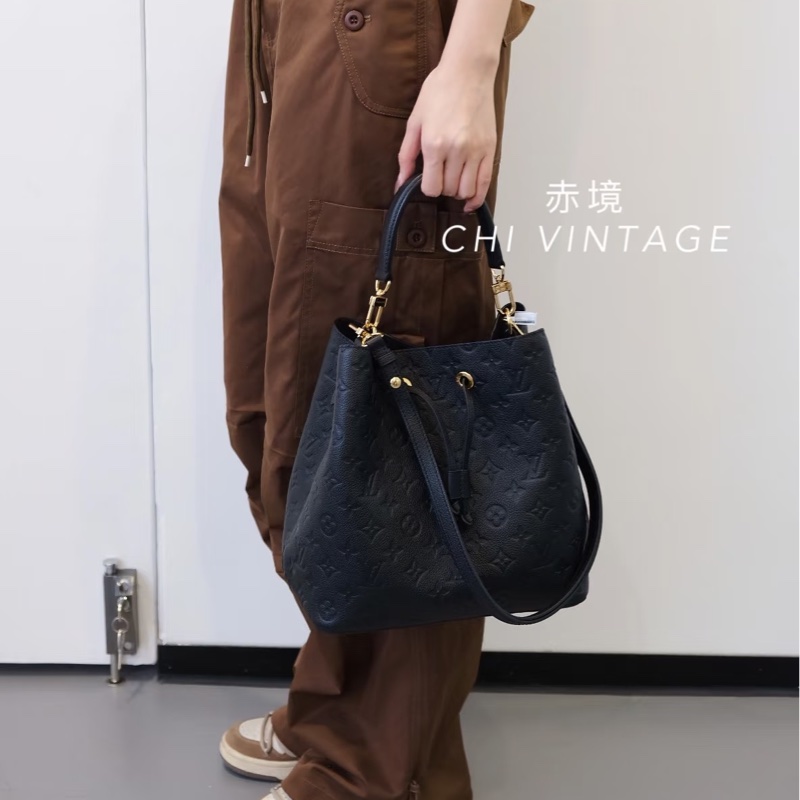 Louis Vuitton LV黑色Monogram Empreinte壓紋牛皮 NeoNoe MM水桶包 經典抽繩肩背包 M45256-2
