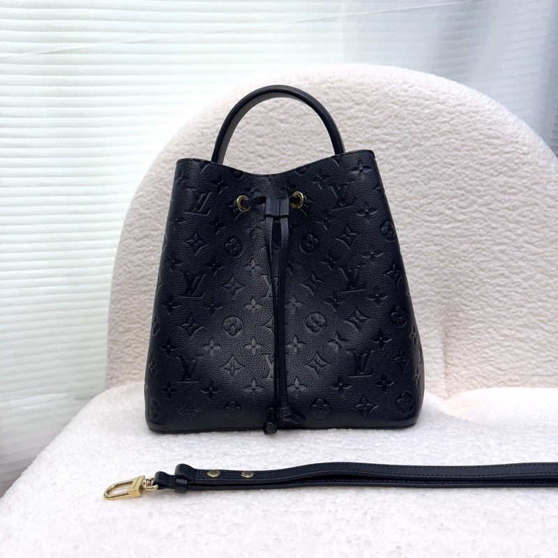 Louis Vuitton LV黑色Monogram Empreinte壓紋牛皮 NeoNoe MM水桶包 經典抽繩肩背包 M45256-4