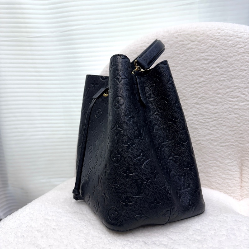 Louis Vuitton LV黑色Monogram Empreinte壓紋牛皮 NeoNoe MM水桶包 經典抽繩肩背包 M45256-5