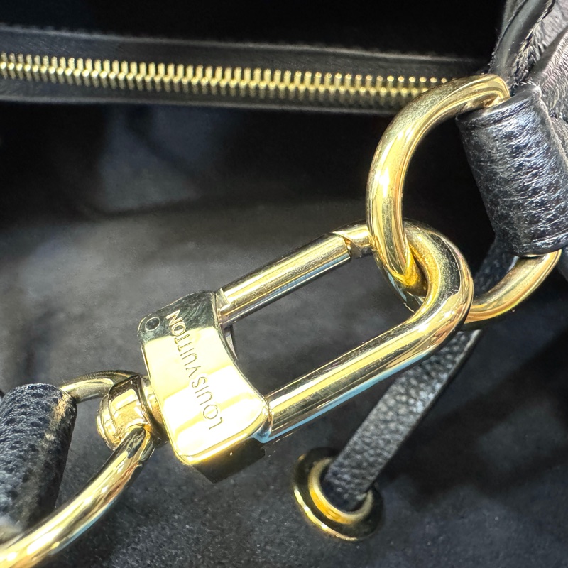 Louis Vuitton LV黑色Monogram Empreinte壓紋牛皮 NeoNoe MM水桶包 經典抽繩肩背包 M45256-12