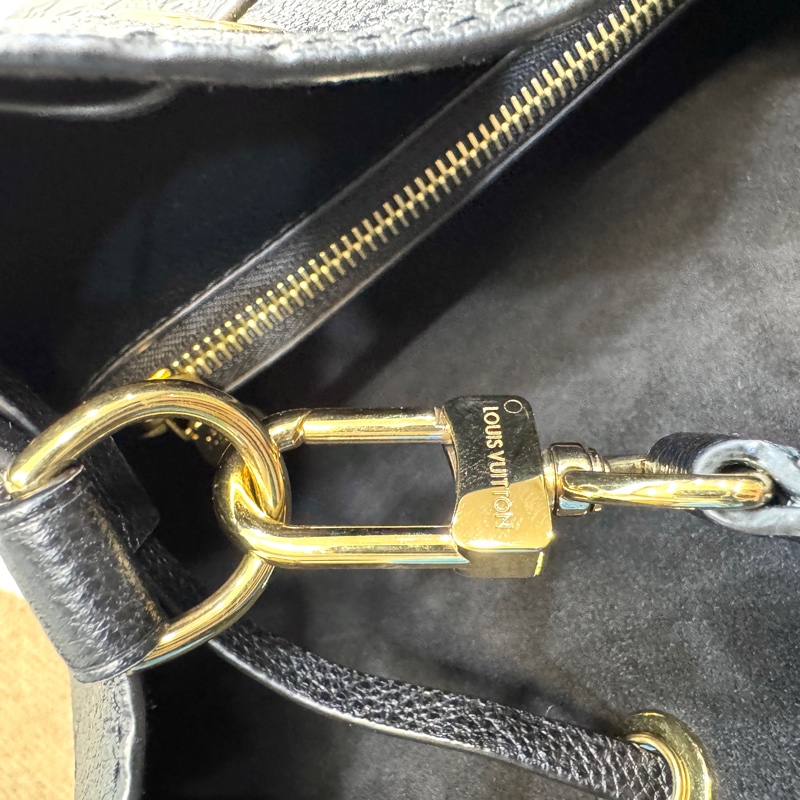 Louis Vuitton LV黑色Monogram Empreinte壓紋牛皮 NeoNoe MM水桶包 經典抽繩肩背包 M45256-13