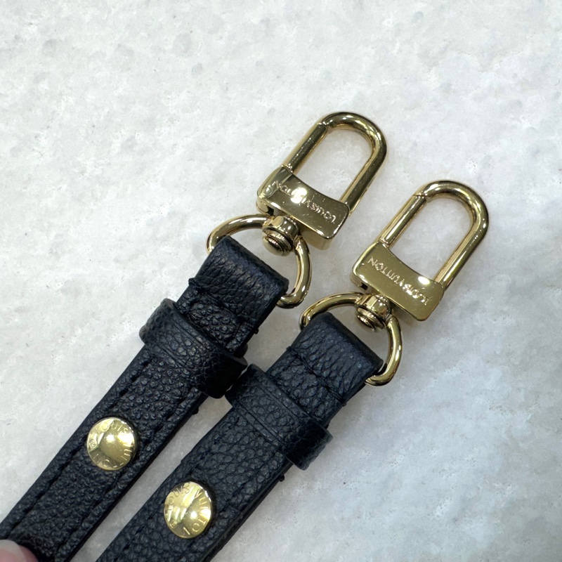 Louis Vuitton LV黑色Monogram Empreinte壓紋牛皮 NeoNoe MM水桶包 經典抽繩肩背包 M45256-14