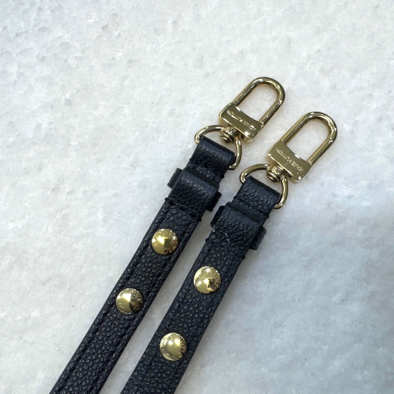 Louis Vuitton LV黑色Monogram Empreinte壓紋牛皮 NeoNoe MM水桶包 經典抽繩肩背包 M45256-15