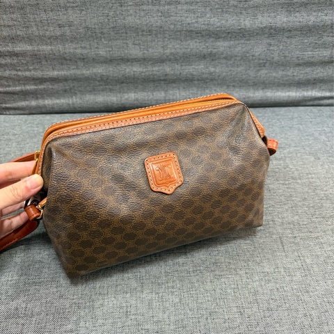 Celine中號凱旋門棕色雲朵包 化妝包 斜跨包