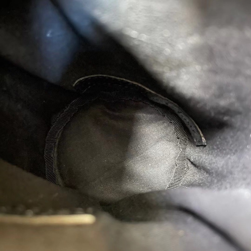 Balenciaga Bottle Holder 水桶包 10*18*9.5 9新配件肩帶 購證 吊牌 塵袋-7