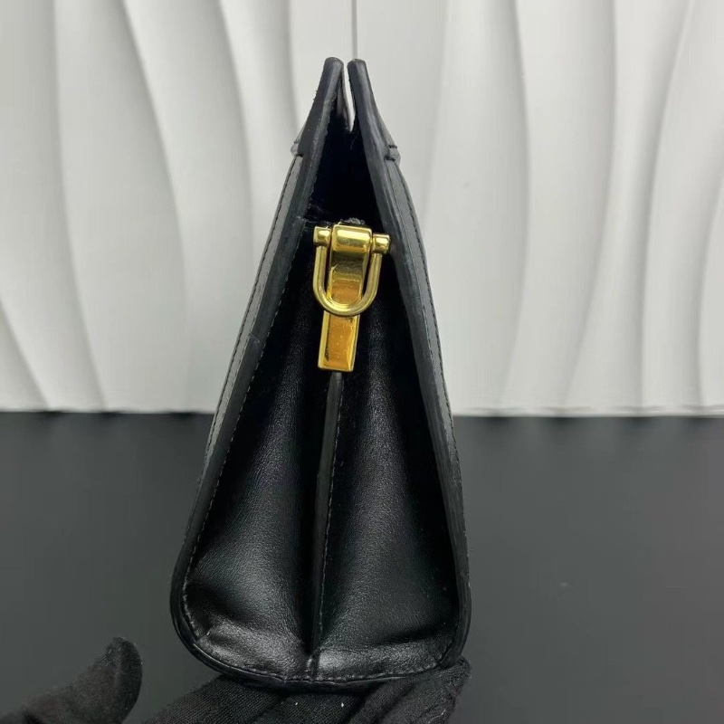 GUCCI GG Matelassé 黑金色徽標鏈條包夾子包 肩背包手提包25.5*17*8cm 9新配件盒子 塵袋 肩帶 鏈條-7