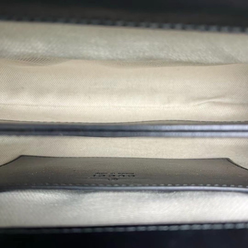 GUCCI GG Matelassé 黑金色徽標鏈條包夾子包 肩背包手提包25.5*17*8cm 9新配件盒子 塵袋 肩帶 鏈條-8