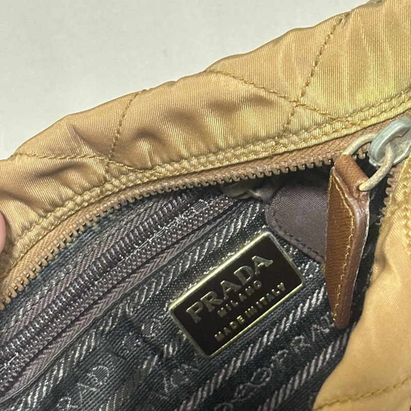 prada翻蓋降落傘20cm焦糖色-2