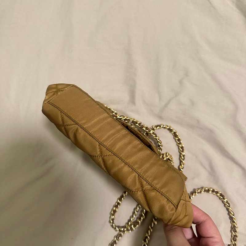 prada翻蓋降落傘20cm焦糖色-4