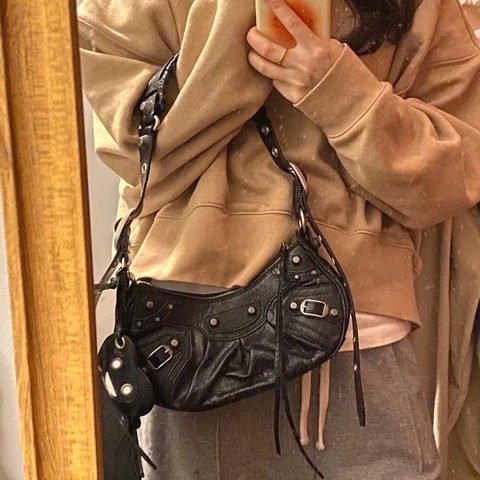 Balenciaga Le Cagole 黑銀鉚釘機車包 月牙包 26*16 9新配件塵袋